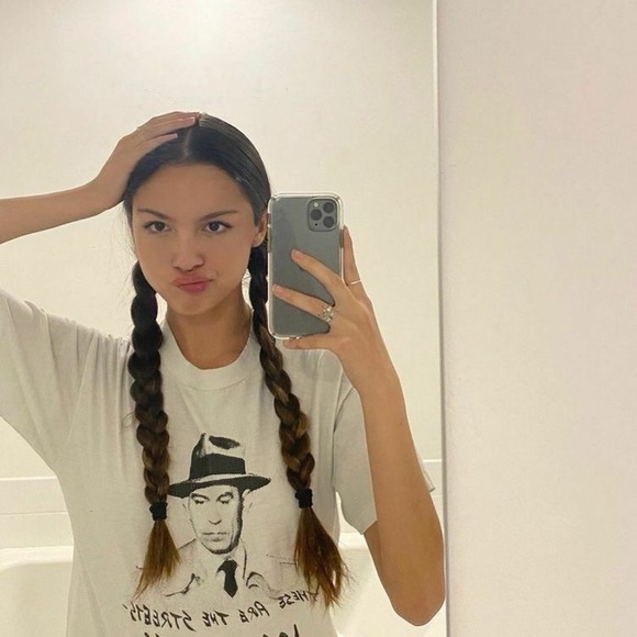 Meet your Posher, Isabel - Picture 1 of 1